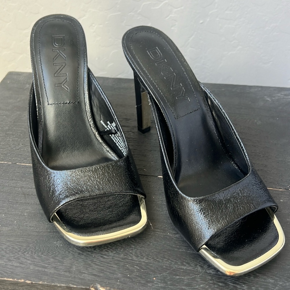 DKNY Arleen Vegan Leather Women’s Black Open Toe Heel Sandals/Sz:8